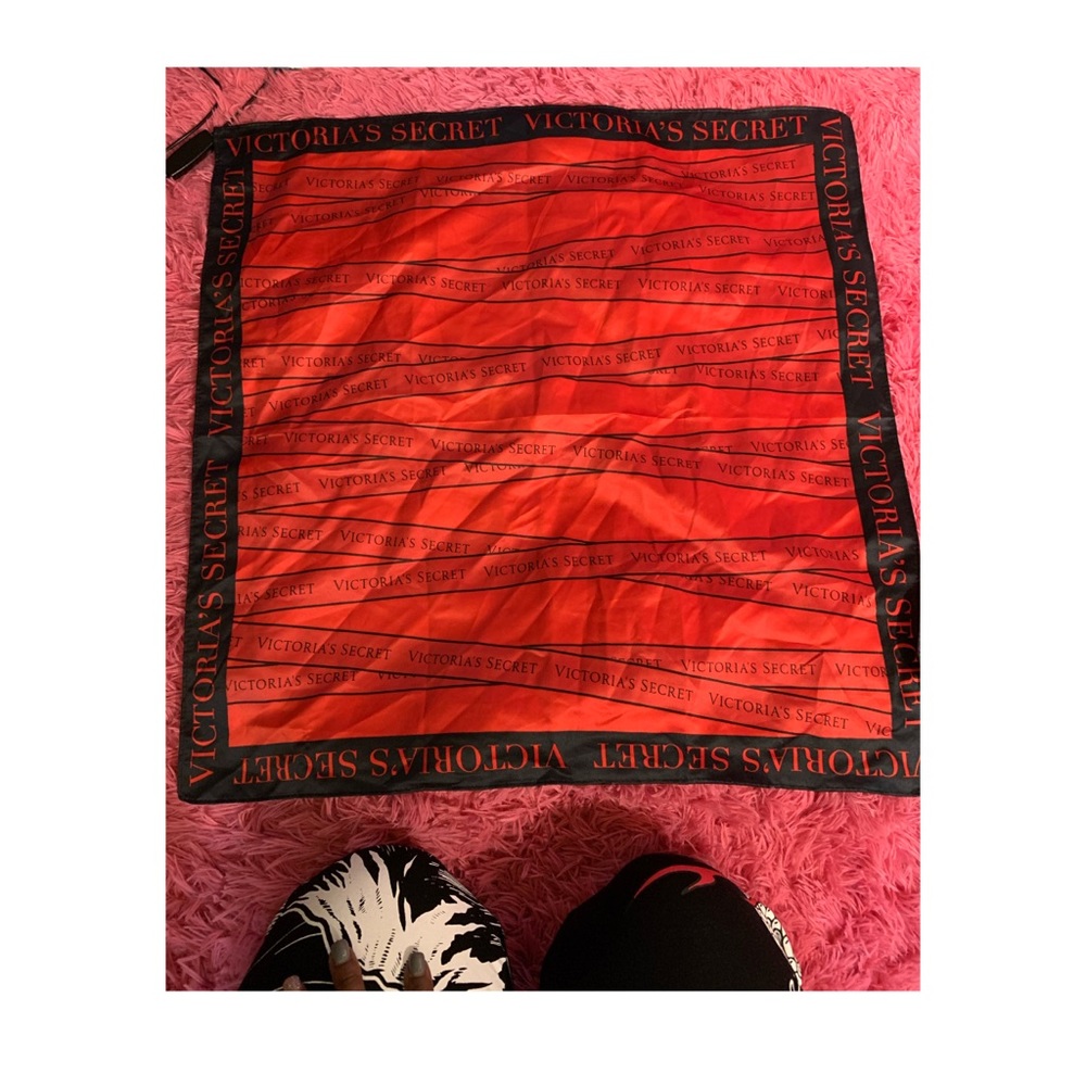 Victoria Secret Scarf ♡
